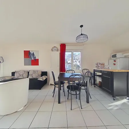 Comme Chez Soi, Centre
